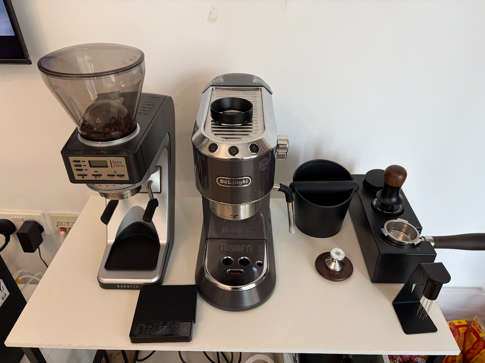 DeLonghi Espresso Machine with Baratza Grinder and Accessories - Good Condition